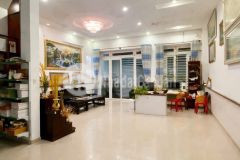 Nhà đẹp giá rẻ 3 tầng 6,216m đẹp chuẩn oto đỗ cửa ngay chơ thới an giá chỉ nhỉnh 6 tỷ.