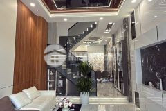 Nhà đẹp giá rẻ 3 tầng mới tinh đẹp lung linh sang trọng oto đỗ cửa giá nhỉnh 5 tỷ.