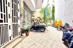 Ngõ thông lô góc thoáng sân rộng ô tô gần nhà