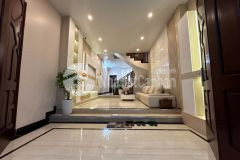 Nhà đẹp minh khai cách ô tô 10m sân thượng cực chill