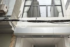 Nhà bạch đằng oto vào nhà xây mới thang máy