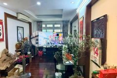 Bán nhà cầu giấy 6 tâng phân lô, ô tô qua cưa, nhinh 11 ty