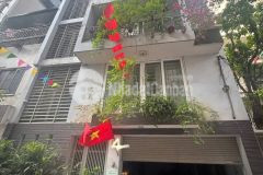 Nhà dân xây ô tô tránh gara ô tô diện tích khủng mặt tiền quyền lực