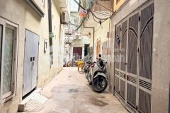 Bán nhà giáp nhị 4 tầng dân xây 3 gác tránh gần ô tô hoàng mai