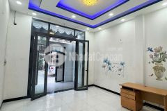 Bán gấp nhà 3 tầng ngay chợ long trường hẻm 6m thông dt 4.3x12 4pn hơn 4 tỷ