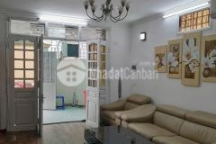 Cho thuê căn hộ tập thể tầng 1 phố kim mã gần ngọc khánh, ba đình, 2 ngủ full đồ, 9 triệu