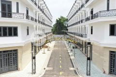 Bán nhà phố thương mại kdc bảo ngọc hẻm xe tải, dân trí cao. 60m2 chỉ 6 tỷ. lh0842865935