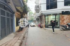 Bán nhà mặt ngõ kim ngưu ô tô đỗ cổng lô góc ngõ thông kinh doanh