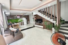 Nhà mới đẹp kiệt 3m mẹ nhu full cửa sổ cực thoáng ngang 5m. lh0977414613.