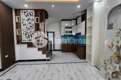 Cần ra đi căn 32m ô tô đỗ cổng liên mạc đại cát 5ty5 5 tầng mới dọn ở luôn sát ngay tiểu học