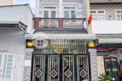 Ban nha măt tiên mai thai 5x20m² gân chơ đâu môi binh điên gia 1ty70tr