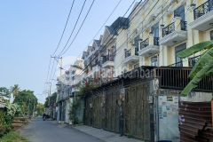 Biệt thự ngay chợ hiệp bình 10x19m chào chỉ 15.x tỷ