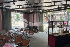Chuyển nhượng nhà hàng,quán ăn phố thành trungtrâu quỳ đường to,vỉa hè sẵn đồ, 75m2