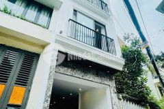 Nhà đẹp đường thông ô tô full nội thất hiện đại ngõ 344 ngọc thụy dt 38m2. giá 12.3 tỷ