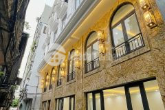 Ban măt phô trân đai nghia 210m2 vi tri cưc đinh 3 thoang quy hoach ôn 108 ty