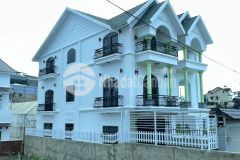 Bán 2 căn liền kề khu villa đẹp tại đà lạt