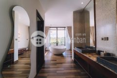 Bán khách sạn 2 mặt tiền có hơn 30 phòng. thu nhập hơn 100trtháng ở phù đổng
