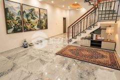 Cần bán nhà vài bước ra bờ kè, gần 50m2, kết cấu chắc chắn, đẹp, vô ở ngay