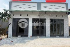 Chủ kẹt tiền cần bán dãy trọ 300m2 giá 1tỷ5 gần kcn mỹ phước 3 có sổ sẵn và nguồn thu ổn định.