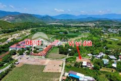 Bán đất diên đồng thôn đồng trăn 1 mặt tiền đường nhựa rộng 7m bên hông uỷ ban đi vào