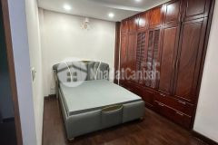 Hiếm có nhà hẻm xe tải trần hưng đạo phường chợ quán ngang 4.7m chỉ có 15,5 tỷ.