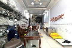 Nha đep kiên cô, xe hơi ngu trong nha, chinh chu, dht02, quân 12