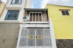Bán nhà gấp 16m2, phan văn trị, 1 trệt 1 lầu, hẻm xe hơi chỉ 2,x tỉ
