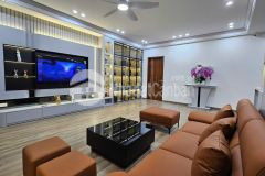 Bán căn hộ chung cư 17t1 hoàng đạo thúy căn góc 119m 3pn full đồ tầng 10 nhà đẹp sẵn sổ