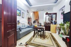 Cho thuê nhà ngõ 173 hoàng hoa thám, ba đình, nhà đẹp, ngõ thông, ô tô đô cửa