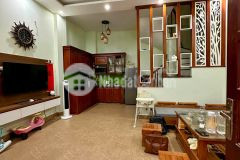 Bán nhà phố hoàng mai, 5 tầng lô góc, mặt tiền rộng, ô tô đỗ cửa, rất gần mặt phố.