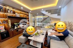 Nhà đẹp, ở ngay, cầu giấy, 5 tầng, full tiện ích, chỉ 9 tỷ.