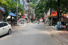 Bán nhà gần phố kim đồng giáp bát, mặt đường ô tô to như phố, hai mặt tiền, kinh doanh.