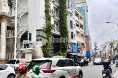 Gấp bán, 4 tầng,43m2, mặt tiền kd sầm uất huỳnh văn bánh, giáp q1, tn 325trnăm, 10.75 tỷ