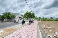Chủ cần bán gấp lô mặt tiền 180m2 ngay hương lộ 7 kinh doanh buôn bán đa ngành nghề