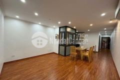 Cho thuê căn hộ chung cư phố thái hà, đống đa, 90m2, 2 ngủ ở luôn