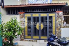 Chủ gửi bán nhà 3pn đẹp mới vào ở ngay. 1 xuân thới sơn 19. gần chợ chữ s. chủ mới làm thêm giàn