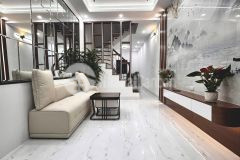 Bán nhà 5 tầng nội thất đẹp, ô tô đỗ cổng, rất gần mặt phố hoàng mai.