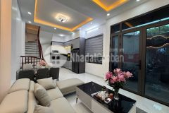 Bán nhà gần phố giáp bát kim đồng, lô góc 2 mặt đường, 6 tầng nội thất đẹp ở ngay.