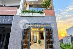 Thanh ly nha 1 trêt 2 lâu 5x20m² gân bên xe quân 8 binh chanh gia 1 ty 180 tr