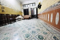 Tôi cần bán nhà hồ ba mẫu, giá 9 tỷ 49,6m² 2 tầng cũ mt 4,22m