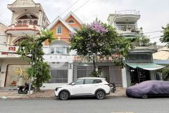Cho thuê nhà mặt tiền trần ngọc quế gần đại học cần thơ ngang hơn 10m