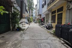 1 nhà đang rất cần tiền. bán nhà nghĩa đô cầu giấy