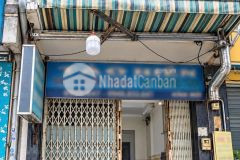 Chu vơ nơ ngoai ban căt lô nha 1 trêt 1 lâu trong chơ binh chanh tphcm