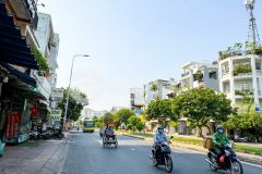 Nhà khu biệt thự lê thúc hoạch, xe hơi ngủ trong nhà, giá 5,65 tỷ