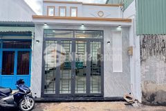 Nhà mặt tiền gần chợ đàu mối hóc môn, 4,5x13m, cấp bốn 3 pn, giá 3,75 tỷ
