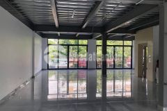 Cho thuê nhà 3 tầng mặt đường nguyễn văn linh, tp hd, 150m2, mt 10m, thang máy